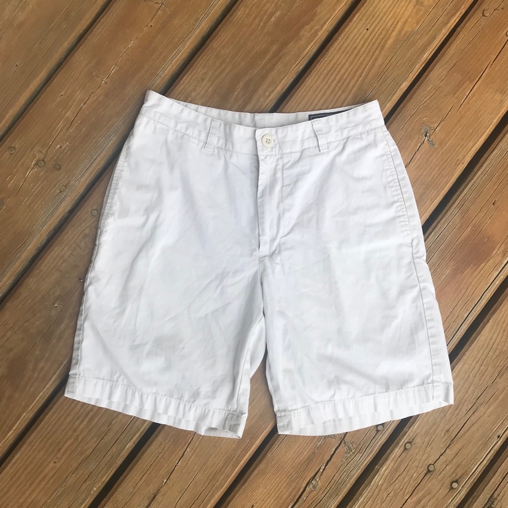 Vineyard Vines light khaki shorts